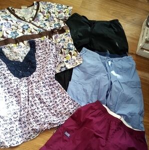 Koi Women's Scrub Tops and Pants Set - Multicolor.   Size Large / Size Large